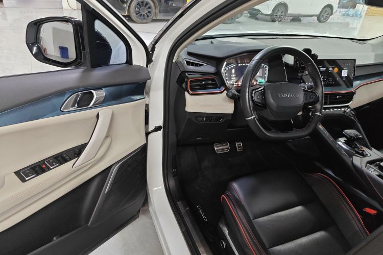 Used Lynk & Co 06 2021 1.5T Shero Pink Special Edition
