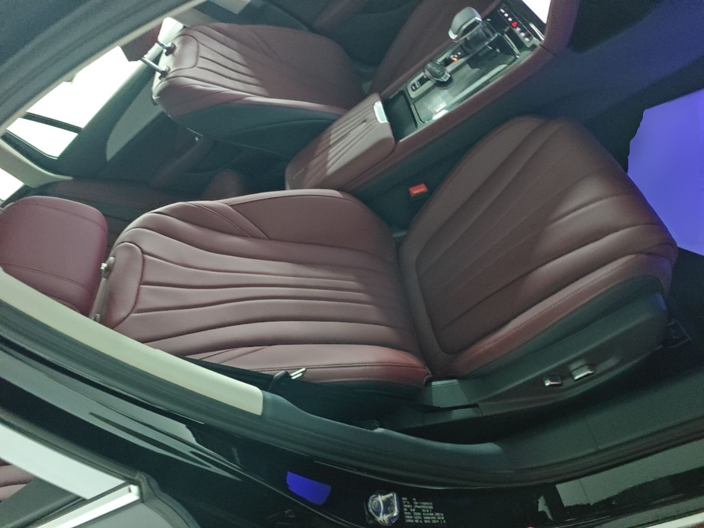 Hongqi H5 2025 2.0T Automatic Flagship 500 000th Unit Anniversary Edition — снимка 19