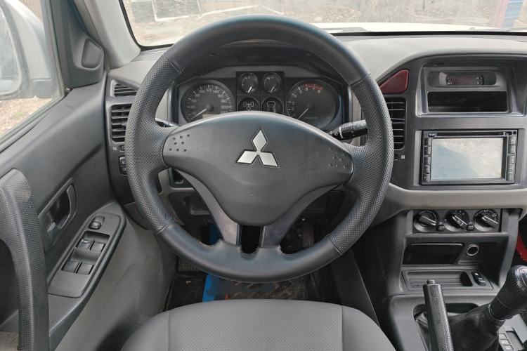 Used Mitsubishi Pajero 2008 V73 3.0L MT GL Steering Wheel