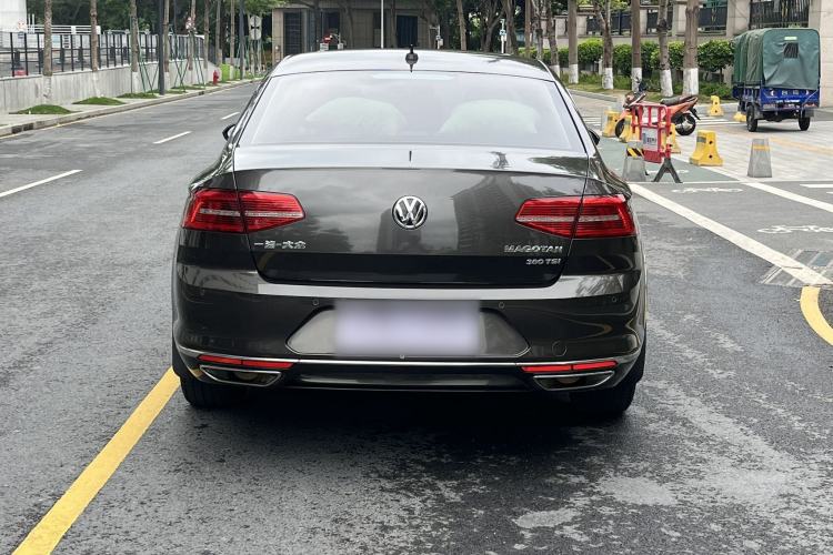 Used Volkswagen Magotan 2017 380TSI DSG Luxury Model Exterior 5