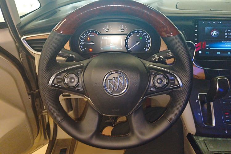 Used Buick GL8 2017 ES 28T Comfort Model China V Standard Steering Wheel