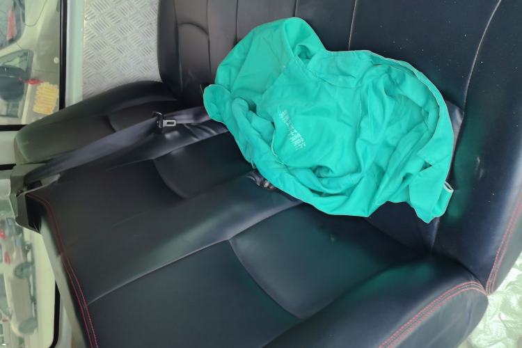 Used JMC Transit 2019 2.8T Commercial Version Short Wheelbase Low Roof 6-Seater China VI Emission Standard JX493
