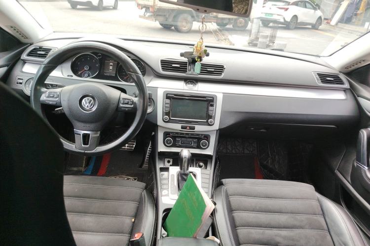 Used Volkswagen FAW-Volkswagen CC 2012 2.0 TSI Prestige Edition Center Console