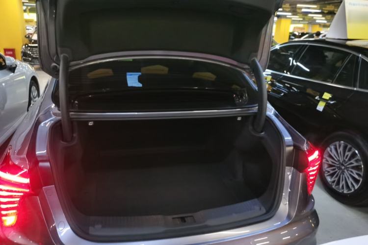 Used Hongqi H5 2023 2.0T Automatic Smart Connect Flagship Edition