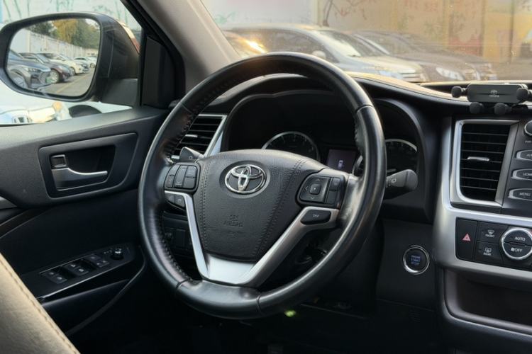Used Toyota Highlander 2017 2.0T Four-Wheel Drive Luxury Edition 7 Seats
