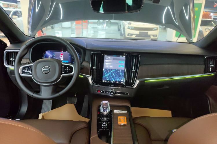 Used Volvo S90 2025 B5 Zhiyuan Luxury Edition
