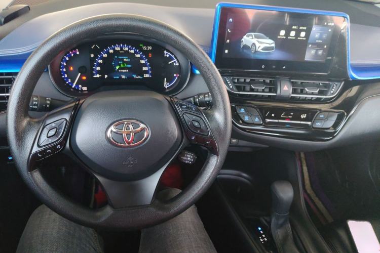 Used Toyota C-HR 2023 2.0L Comfort Edition Center Console