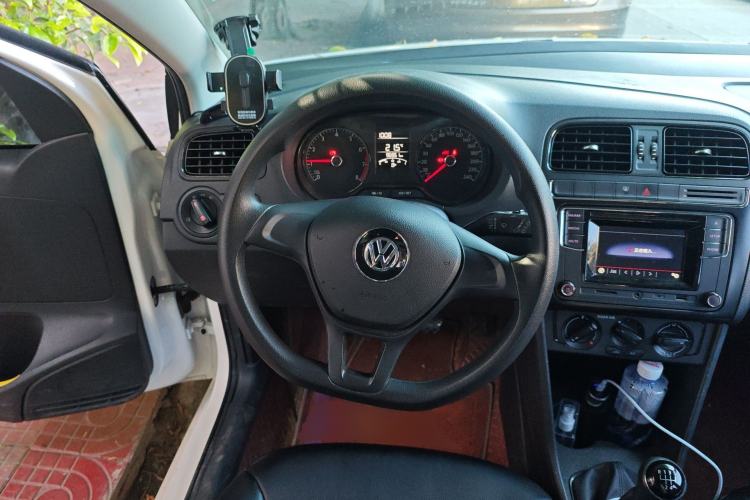 Used Volkswagen Polo 2016 1.4L Manual Fashion Model Steering Wheel