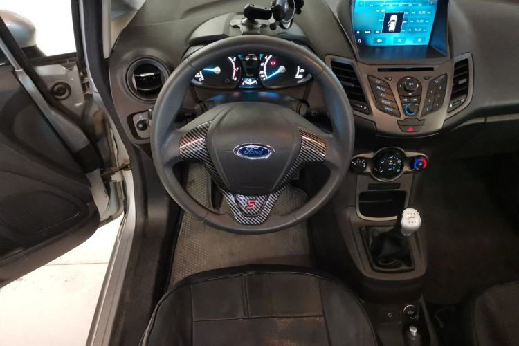 Used Ford Fiesta 2013 Sedan 1.5L Manual Fashion Edition Steering Wheel