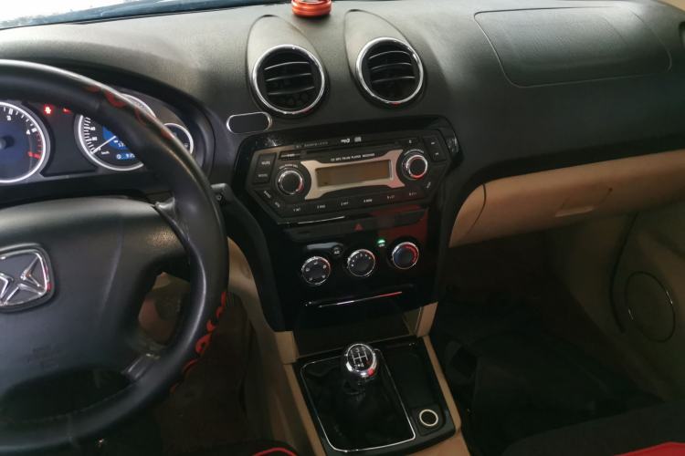 Used JMC Yusheng S350 2013 2.4T Two-Wheel-Drive Special Edition
