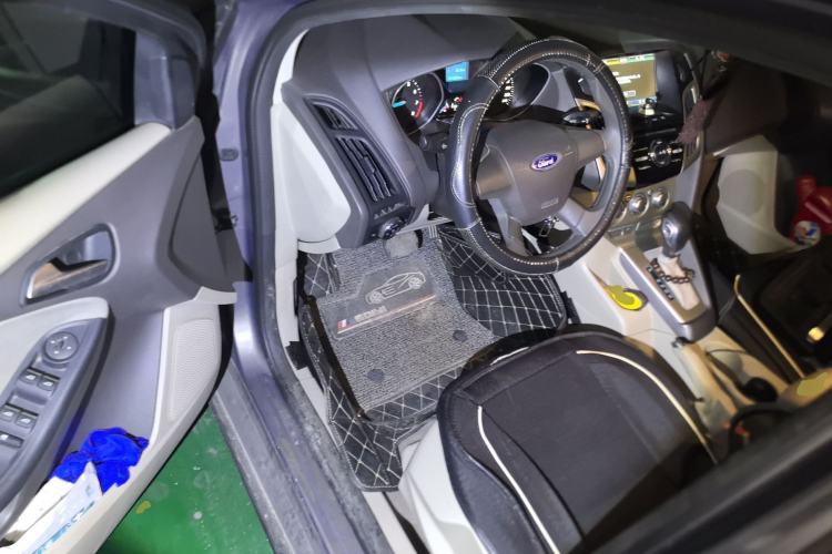 Used Ford Focus 2012 Sedan 1.6L Automatic Comfort Model
