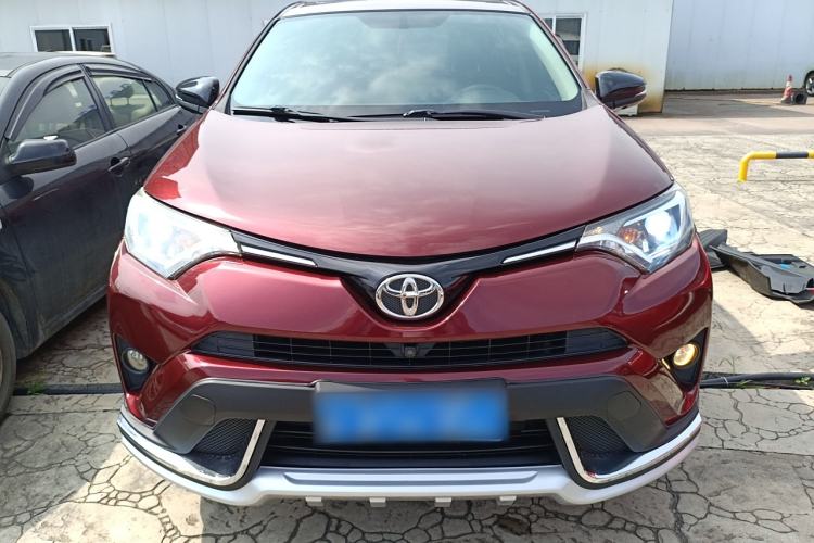 Used Toyota RAV4 2018 2.0L CVT Two-Wheel Drive Fashion X Edition