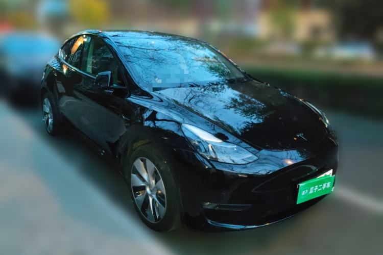 Used Tesla Model Y 2022 Long-Range All-Wheel-Drive Version Front Right 45 Deg