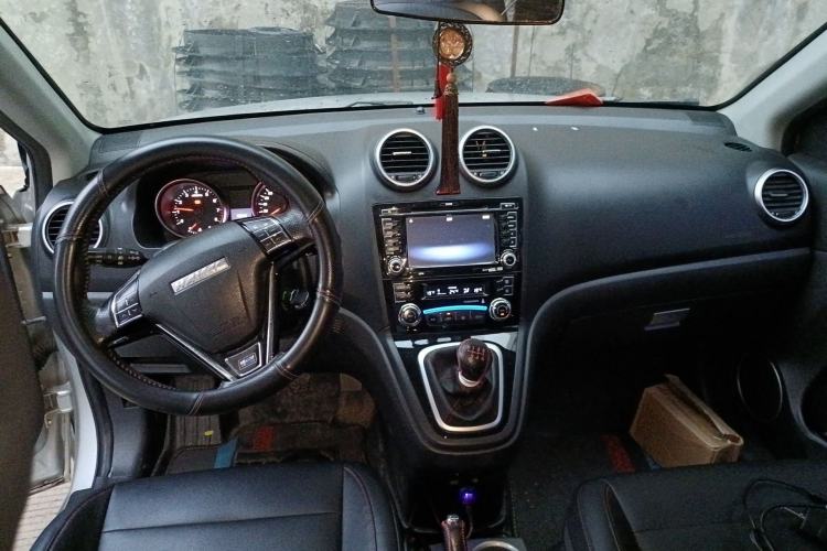 Used Haval H6 2016 Upgraded Model 1.5T Manual Two-Wheel Drive Elite Version
