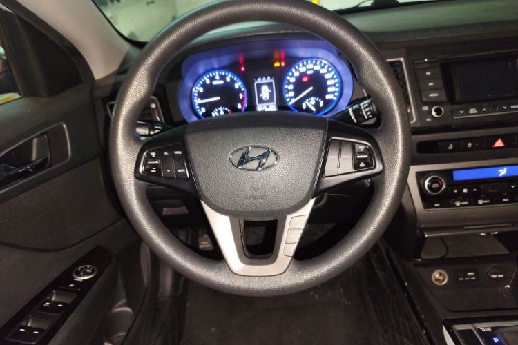 Used Hyundai Mistra 2014 1.8L Automatic Smart GLS
