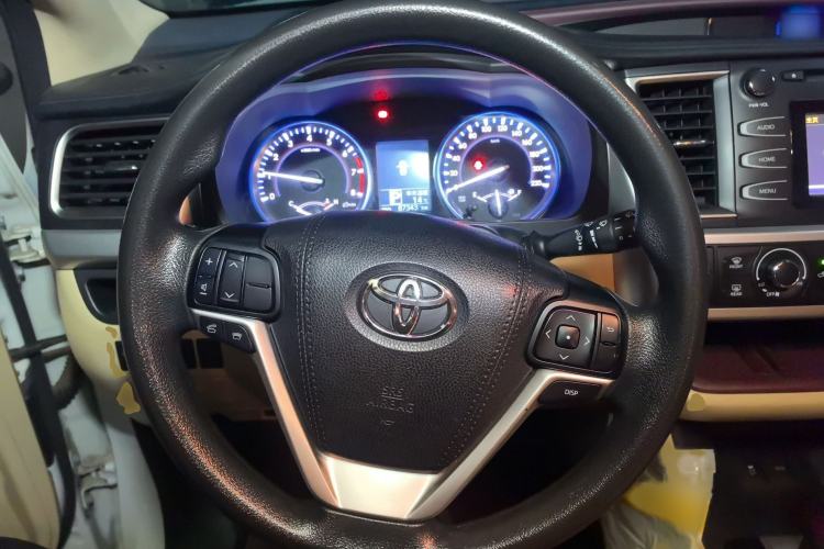 Used Toyota Highlander 2015 3.5L 4x4 Elite Edition 7-Seater
