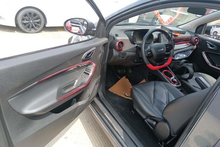 Used Chery QQ Little Ant 2022 Restyled Version Sweet Pink Edition Half-Sugar Version 30.6 kWh 30 kW 301 km Driver Seat