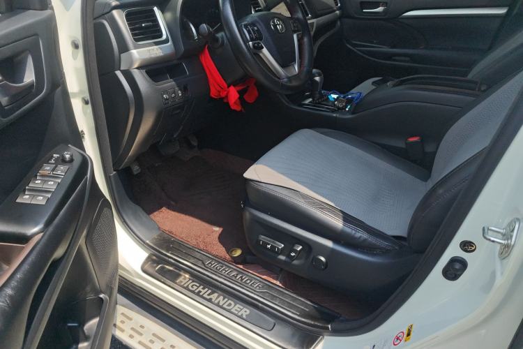 Used Toyota Highlander 2017 2.0T Two-Wheel Drive Luxury Edition 7 Seats