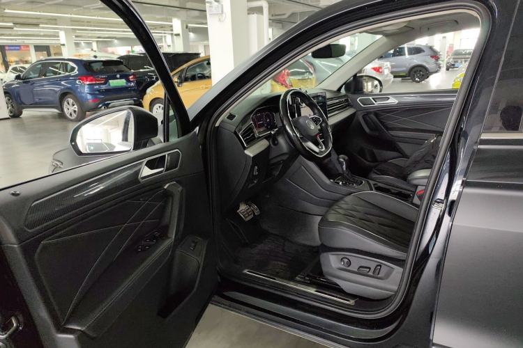 Used Volkswagen Tiguan L 2023 Restyled 330TSI Automatic Two-Wheel Drive R-Line Enhanced Comfort Version Driver Seat