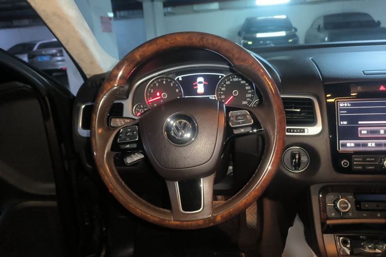 Used Volkswagen Touareg 2011 3.0 TSI High-End Version
