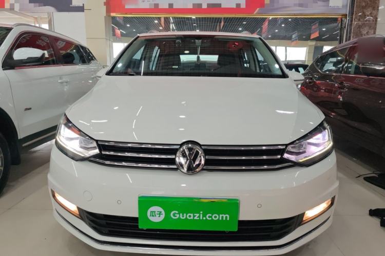 Used Volkswagen Touran 2016 Volkswagen Touran L 280TSI DSG Luxury Edition Front