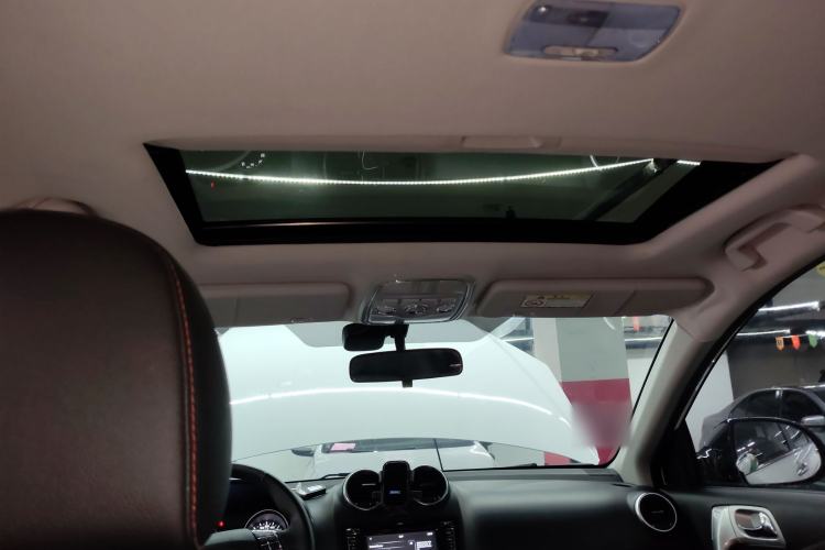 Used Haval H6 2015 Upgraded Model 1.5T Manual Two-Wheel Drive Elite Version Headliner