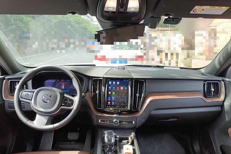 Used Volvo XC60 New Energy 2024 T8 Plug-in Hybrid Long-Range All-Wheel Drive Smart Luxury Edition
