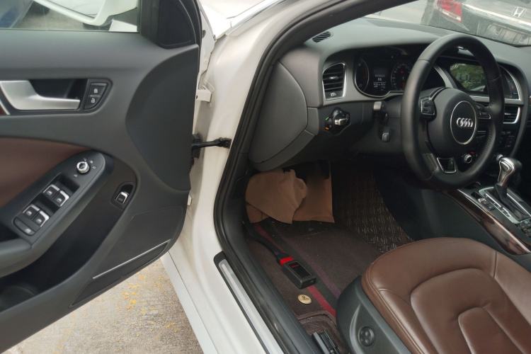 Used Audi A4L 2015 35 TFSI Automatic Comfort Model Driver Seat