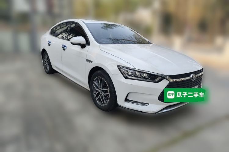 Used BYD Qin Pro New Energy 2019 EV Super Edition Standard Version Smart Connect Leading Style Front Right 45 Deg