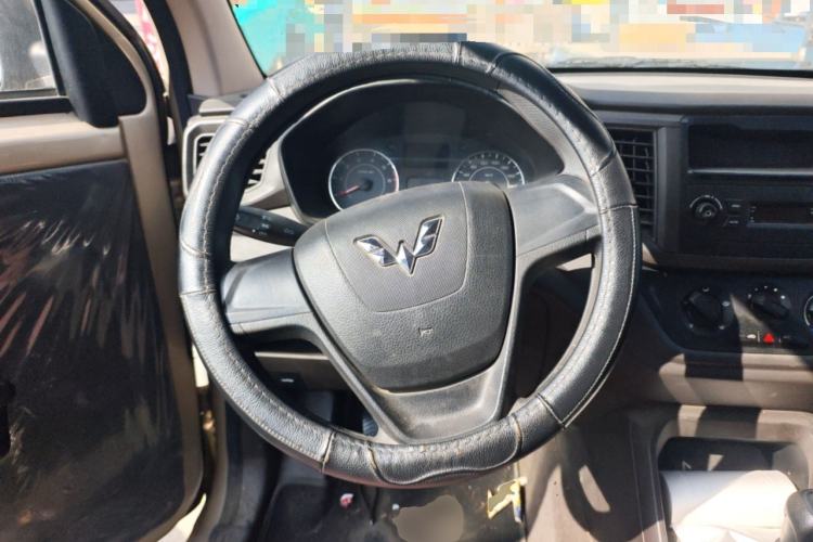 Used Wuling Hongguang V 2019 1.5L Base Version China VI LAR
