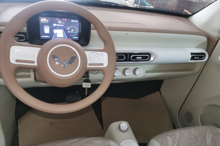 Used Wuling Hongguang MINIEV 2024 3rd Generation 215km Youth Edition
