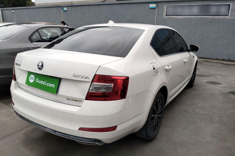 Used Skoda Octavia 2017 1.6L Automatic Smart Drive Edition