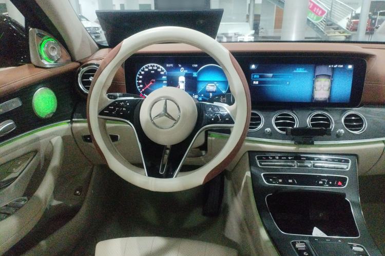 Used Mercedes-Benz E-Class 2022 Second Facelift E 300 L Fashion Edition Steering Wheel