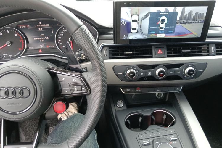 Used Audi A4L 2018 30th Anniversary Edition 40 TFSI Trendy Model Center Console