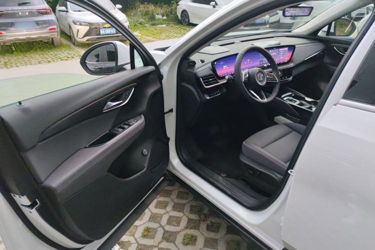 Used Buick Envision 2026 Model Equinox Plus 28T Two-Wheel-Drive Platinum Edition Driver Seat