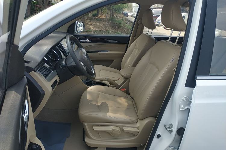 Used Baojun 730 2016 1.5L Manual Comfort Version 7 Seats China V Emission Standard Left Front Seat