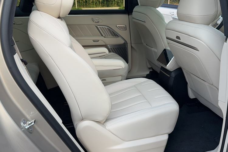 Used ONVO Luxeed L90 2025 Model—Max Six-Seater Version