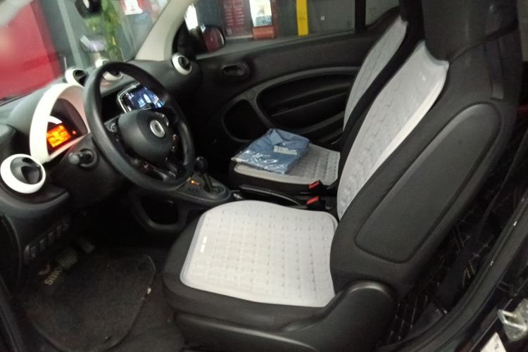 Used smart fortwo 2015 1.0L 52 kW hardtop Dynamic version Left Front Seat