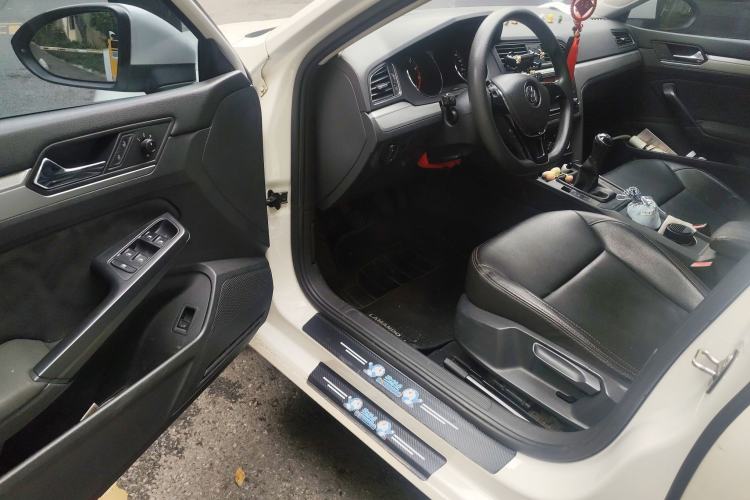 Used Volkswagen Lamando 2015 230TSI Manual Trend Edition
