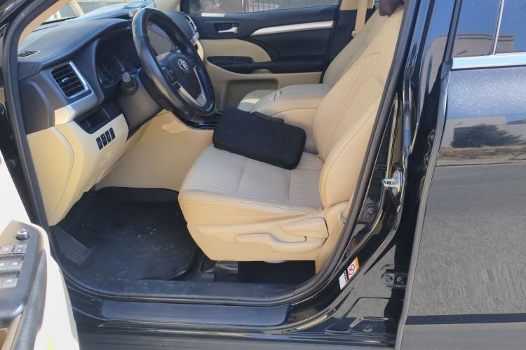 Used Toyota Highlander 2018 2.0T Two-Wheel Drive Elite Edition 5 Seats Emission Standard China V
