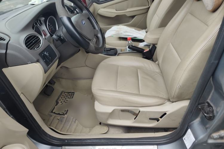 Used Ford Focus 2011 Sedan 1.8L Automatic Fashion Edition
