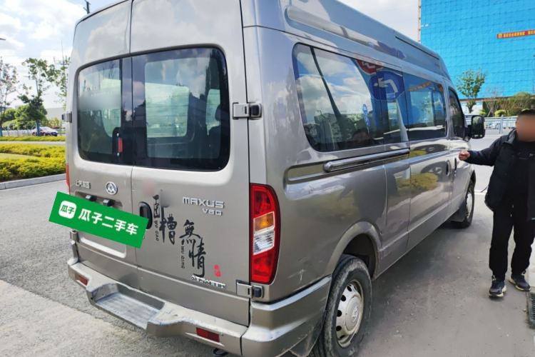 Used SAIC MAXUS Xintu V80 2018 2.5T 6-Speed Manual Aowentong Long-Wheelbase Mid-Roof 7/10-Seater