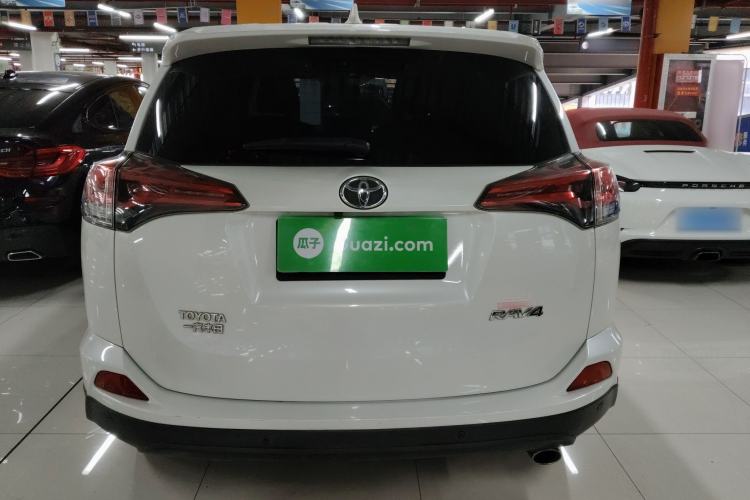 Used Toyota RAV4 2016 2.0L CVT Two-Wheel Drive Fashion Edition China V Standard