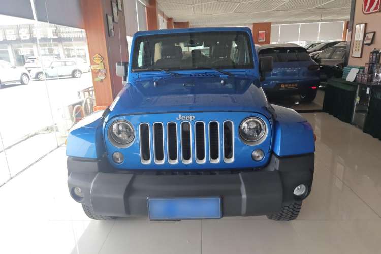 Used Jeep Wrangler 2015 3.0L Sahara Four-Door Comfort Edition
