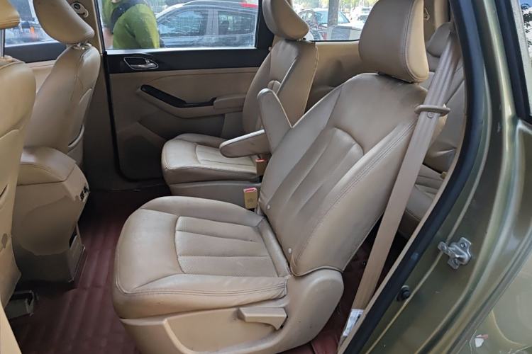 Used Baojun 730 2014 1.5L manual Comfort ESP version 7 seats