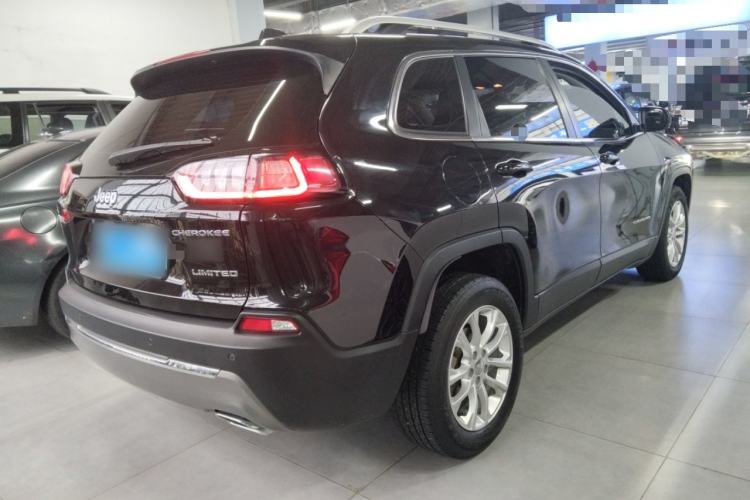 Used Jeep Cherokee 2019 2.0T Two-Wheel Drive Smart Enjoyment Version China VI