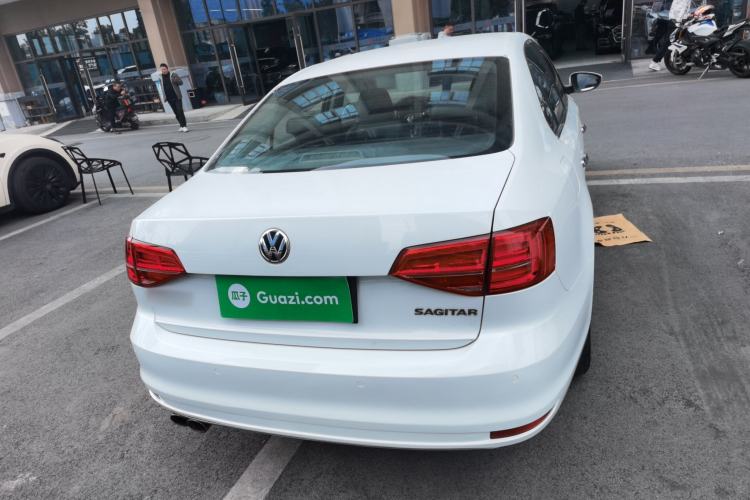 Used Volkswagen Sagitar 2015 1.6L Automatic Comfort Model
