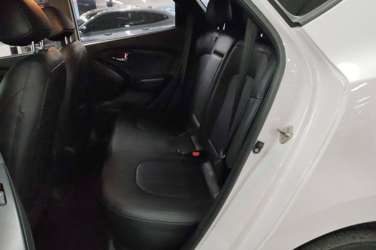 Used Hyundai ix35 2015 2.0L Automatic 2WD Smart Type China IV