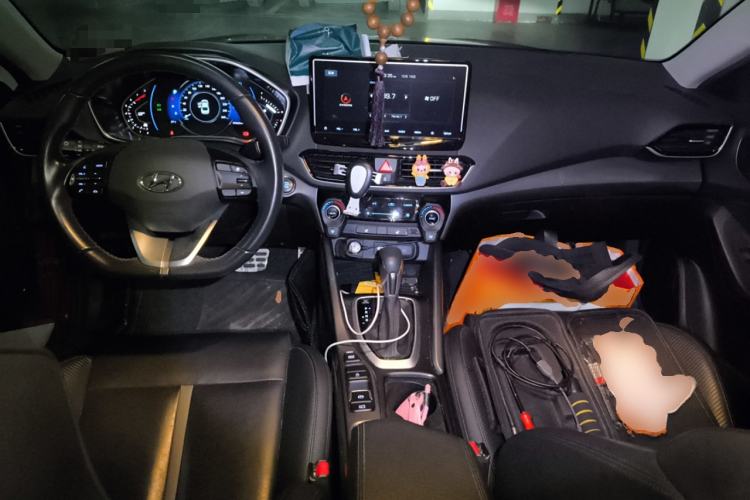 Used Hyundai Lafesta 2019 280TGDi Smart Speed Version China V Standard Center Console