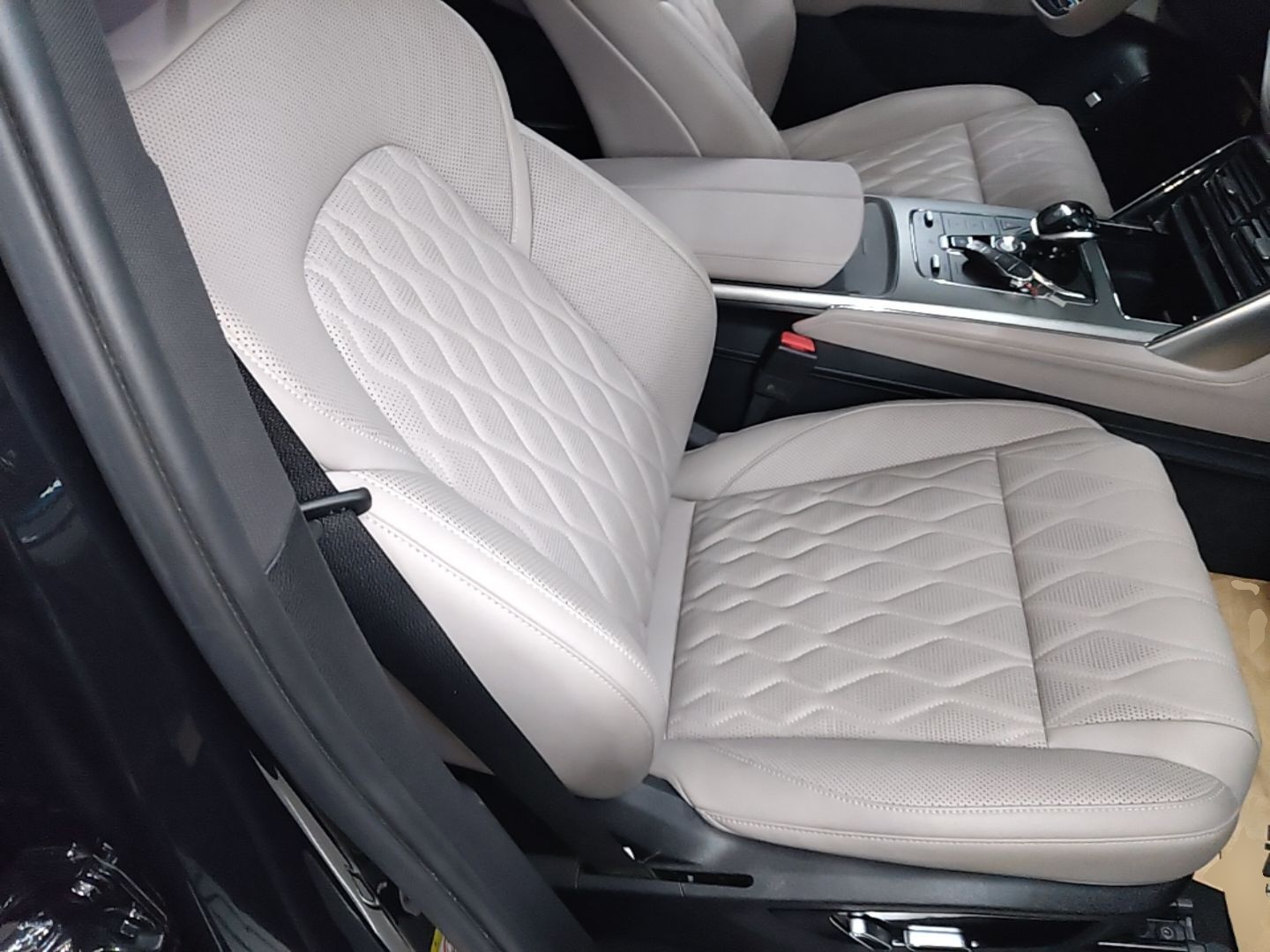 BYD Tang New Energy 2024 DM-i Glory Edition 112KM Prestige Model - Executive — снимка 19